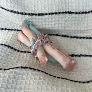 Satin Heatless Hair Curler with 2 Scrunchies